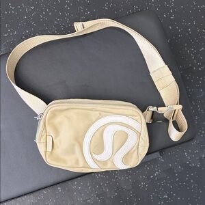Lululemon Belt Bag Tan/white